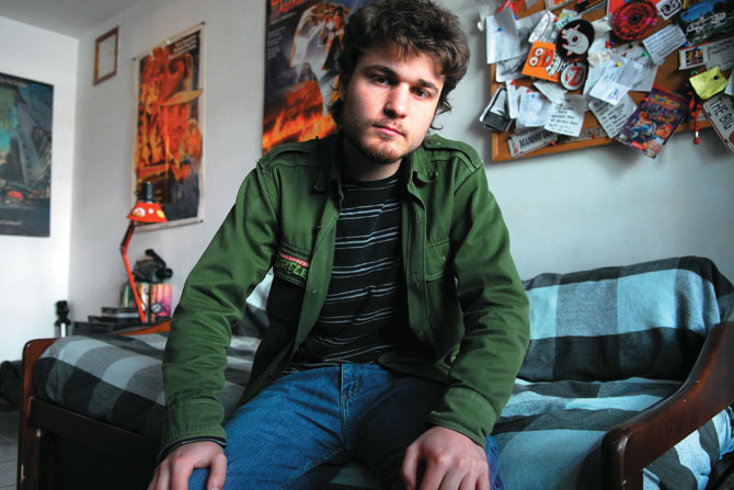 Maxi Contenti at his studio room - Press photo for SabadoShow Magazine (2007)